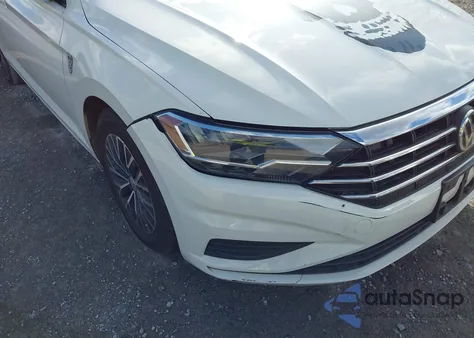 2019 Volkswagen Jetta 1.4T R-Line/1.4T S/1.4T Se z USA, uszkodzony, nr VIN 3VWCB7BU6KM148991